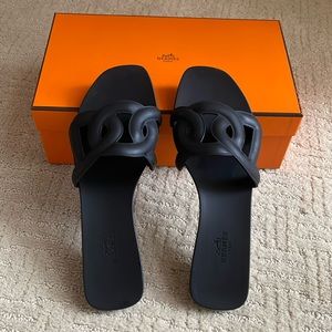 Hermes Aloha Sandals